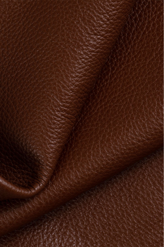 The-commitment-to-quality-Italian-leather-reflects-the-business's-brand-image-but-also-serves-as-a-symbol-of-quality-and-sophistication