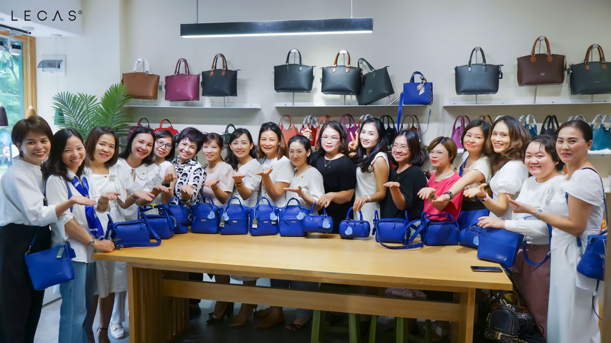 happy-customer-of-lecas-leather-goods-manufacturer-supplier